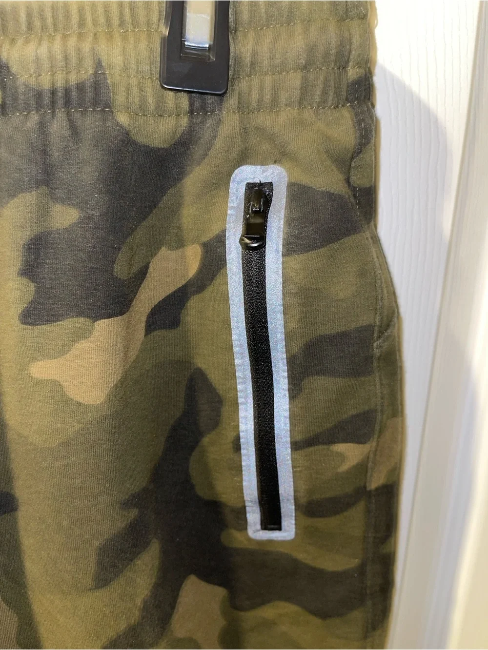 Men’s Medium camo shorts dynamic fleece stretch